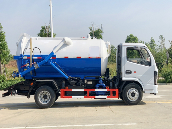 國(guó)六東風(fēng)天龍18方 吸污車