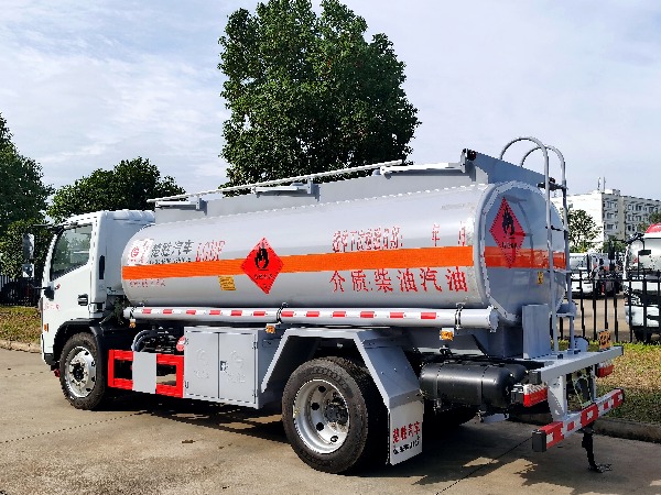 東風(fēng)8噸油罐車